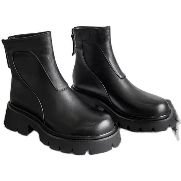 BRAND NEW ANKLE BOOTS - Picture 3 of 6